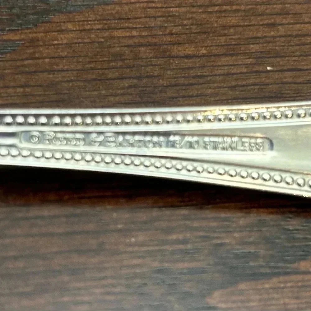 Reed & Barton KENDALL Stainless Beaded Outline Silverware Scalloped Sugar Spoon